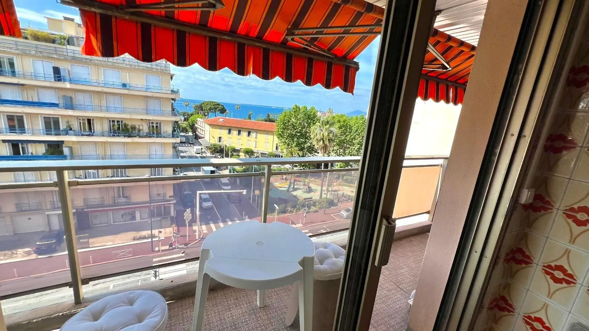 Juan Les Pins Sea View - 4 People Apartment