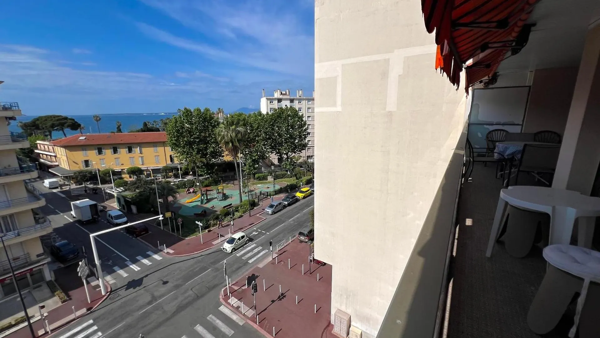 Juan Les Pins Sea View - 4 People Apartment  Juan-les-Pins